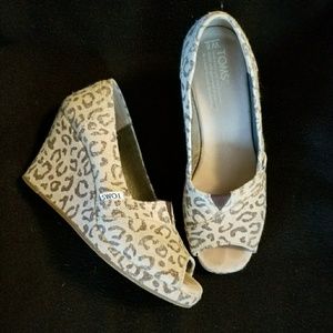 Toms Cheetah Print Peep Toe Canvas Wedge